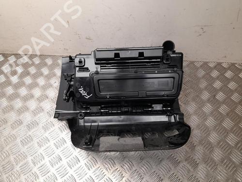 Guantera VOLVO XC40 (536) T3 | BP37556690C95 - Image 4
