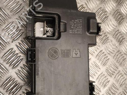Used Fuse box Fuse box 39482873 39482873