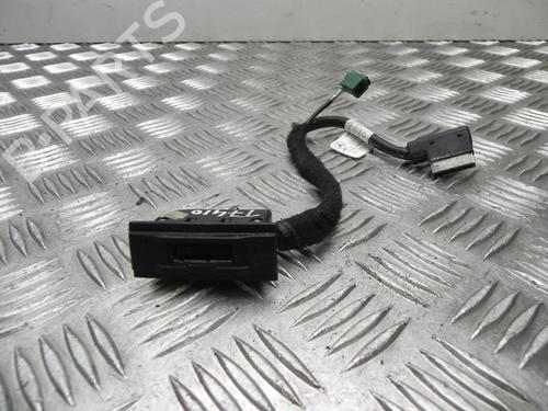 switch-mercedes-benz-vito-bus-w639-2003-37582070 main image