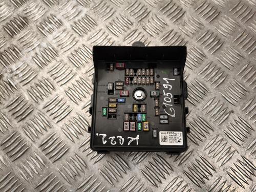 Used Fuse box Fuse box 37863424 37863424