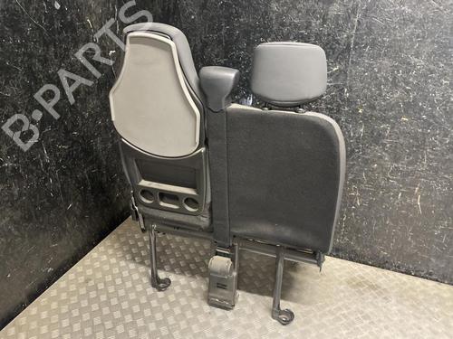 Right front seat RENAULT MASTER III Van (FV) 2.3 dCi 150 FWD (FV0F, FV03, FV09) | BP37573493C16 - Image 4