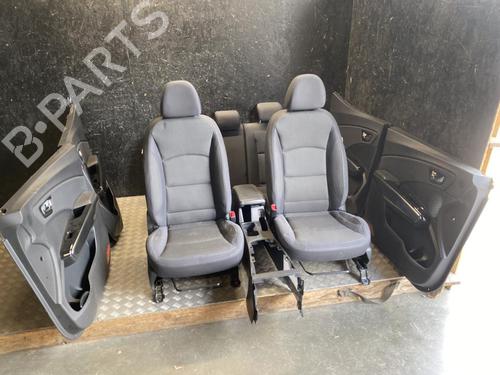 Juego Asientos Juego Asientos SSANGYONG TIVOLI GRAND 1.5 T-GDi (163 hp) 37560619 37560619