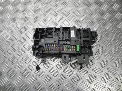 Used Fuse box Fuse box 37546634 37546634