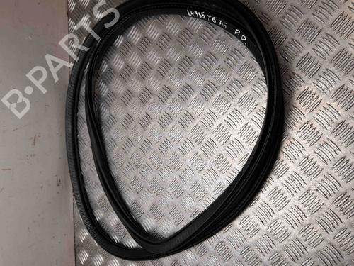 Used Rubber door seal VOLVO XC60 II (246) T5 (254 hp) 28937139