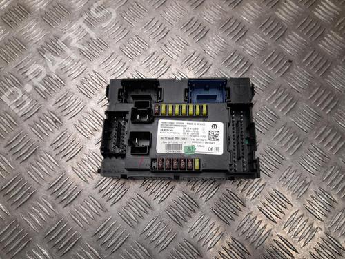 Used Fuse box Fuse box 37556962 37556962