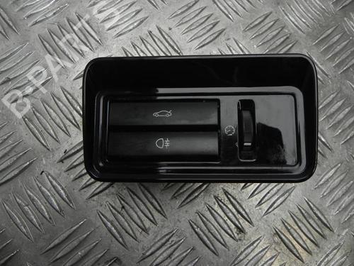 switch-jaguar-xj-x351-2009-37542367 main image
