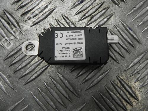 modulo-eletronico-tesla-model-3-5yj3-2017-37543924 main image
