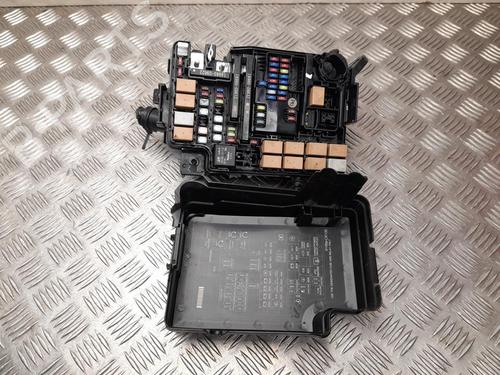 Used Fuse box Fuse box 37555137 37555137