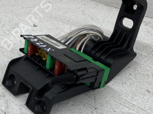 Used Fuse box CITROËN C4 CACTUS 1.2 THP 110 (110 hp) 28909129
