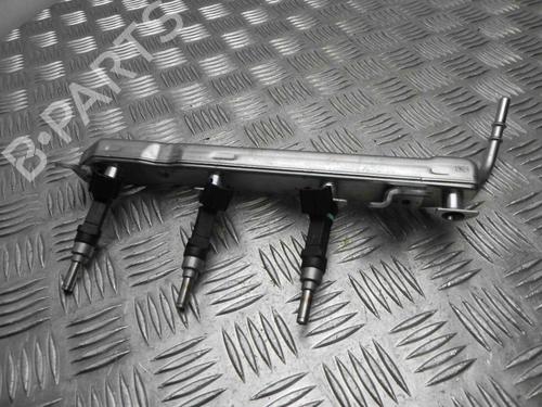 Used Injection rail TOYOTA YARIS (_P13_) 1.5 (NSP131_) (112 hp) 28932057