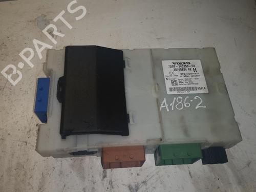 Used Fuse box VOLVO XC60 I SUV (156) D3 / D4 (163 hp) 28926962