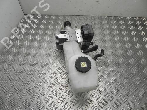 Used Brake master cylinder Brake master cylinder TOYOTA C-HR (_X1_) 1.8 Hybrid (ZYX10_, ZYX11_, ZYX10R, ZYX11R) (122 hp) 28921563 28921563