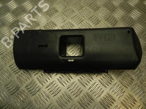 Used Fuse box Fuse box 37582330 37582330
