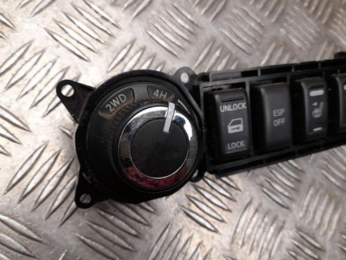 Switch NISSAN NAVARA NP300 (D40) 2.5 dCi 4WD (D40TT, D40T, D40M, D40BB) | BP28917089I30 