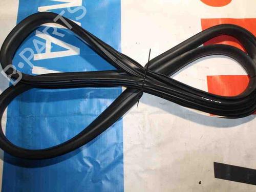 Used Rubber door seal VOLVO XC60 I SUV (156) D5 AWD (205 hp) 28924211