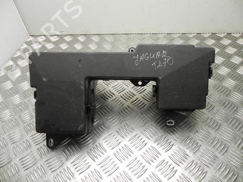Used Fuse box Fuse box 37579240 37579240