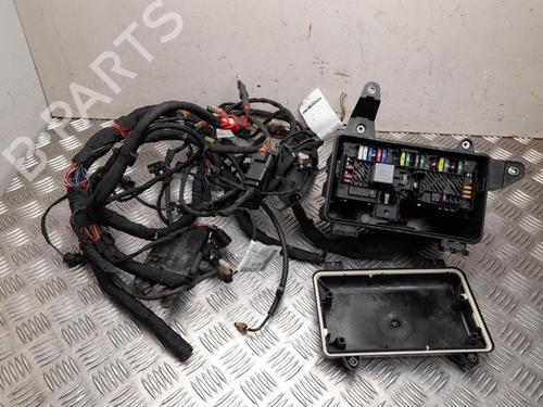 Used Fuse box MERCEDES-BENZ EQE (V295) EQE 350 (295.125) (292 hp) 28916534