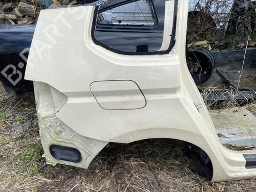 Sidevegg høyre VW TOURAN (5T1) 2.0 TDI (110 hp) 28924563