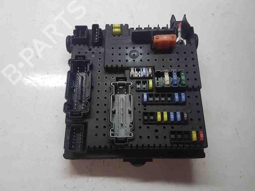 Used Fuse box VOLVO V70 II (285) 2.5 T (209 hp) 28943894