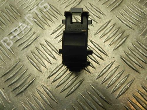 Used Left front window switch TOYOTA YARIS (_P13_) 1.5 (NSP131_) (112 hp) 28928441