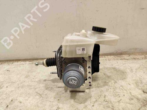 Used Brake master cylinder BMW i4 (G26) eDrive35 (286 hp) 28937517