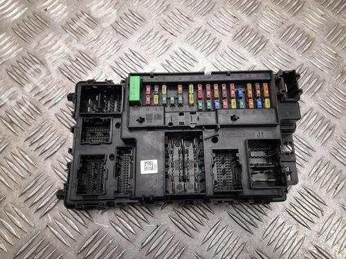 Used Fuse box Fuse box 37567309 37567309