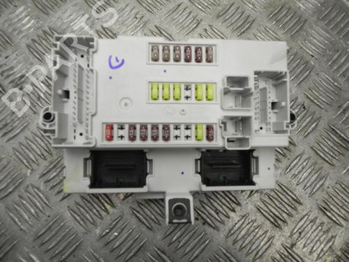 Used Fuse box Fuse box 37545161 37545161