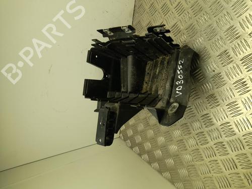 Used Fuse box Fuse box 37551740 37551740