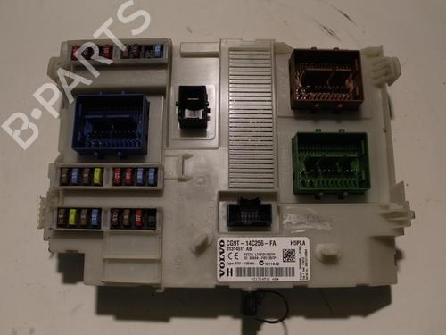 Used Fuse box Fuse box 38965838 38965838
