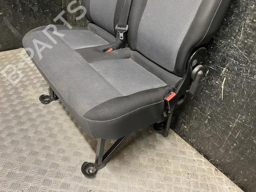 Right front seat RENAULT MASTER III Van (FV) 2.3 dCi 150 FWD (FV0F, FV03, FV09) | BP39181225C16 - Image 2