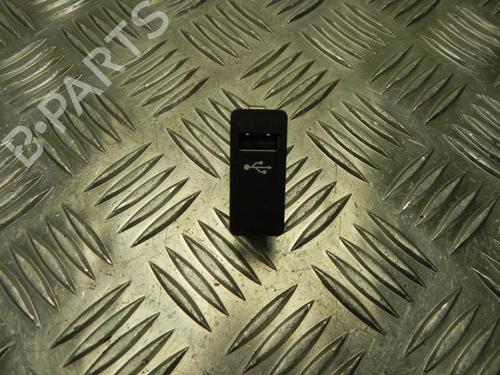 switch-bmw-2-gran-tourer-f46-2014-37577617 main image