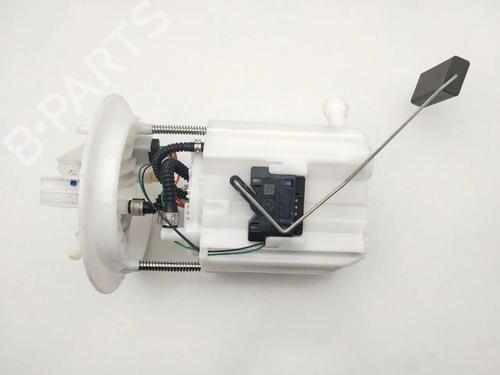 Used Fuel pump MERCEDES-BENZ GL-CLASS (X166) GL 450 4-matic (367 hp) 28920263