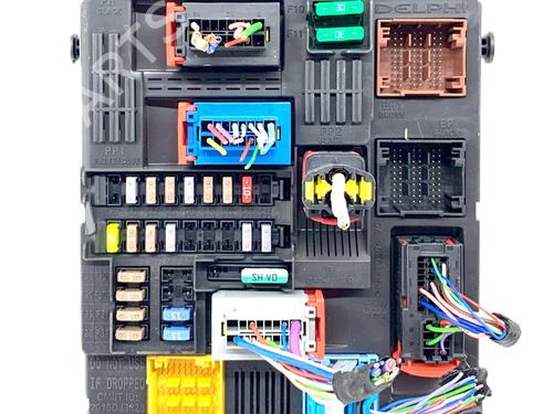 Used Fuse box CITROËN C3 III (SX) 1.2 THP 110 (SXHNPS, SXHNZT, SXHNZ6) (110 hp) 28926277