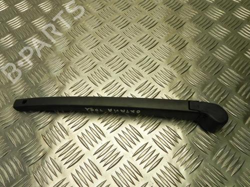 Used Rear windshield wiper arm SKODA OCTAVIA III (5E3, NL3, NR3) 1.6 TDI (105 hp) 28919239