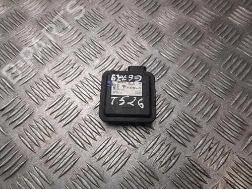 Used Electronic module Electronic module TESLA MODEL S (5YJS) P100D AWD (772 hp) 33206788 33206788