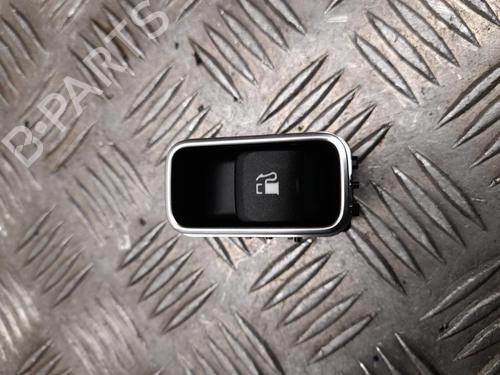 kombi-kontakt-stilkkontakt-mercedes-benz-cla-shooting-brake-x118-2019-37559016 main image