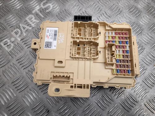 Used Fuse box Fuse box 37560718 37560718