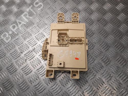 Used Fuse box Fuse box 37555072 37555072