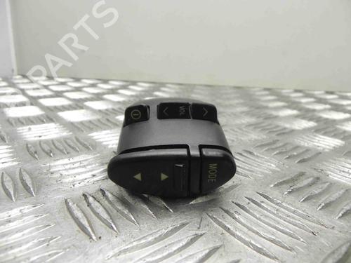 Steering wheel controls TOYOTA AVENSIS (_T22_) 2.0 D-4D (CDT220_, CDT220R) | BP28917477E15 