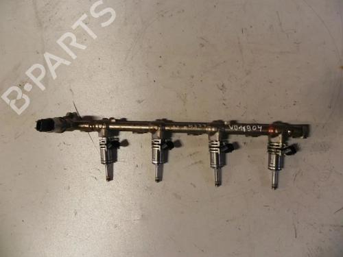 Used Injection rail Injection rail LEXUS IS III (_E3_) 300h (AVE30_, AVE30R) (223 hp) 28917353 28917353