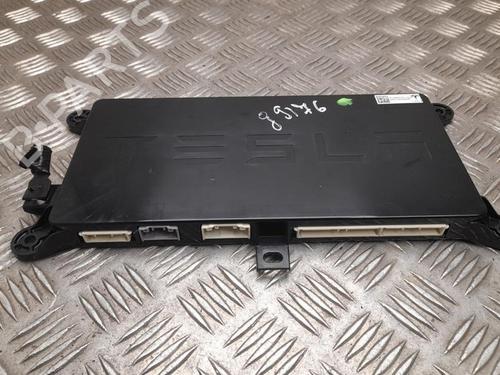 Elektronische module TESLA MODEL X (5YJX) P90D AWD (772 hp) 28936040