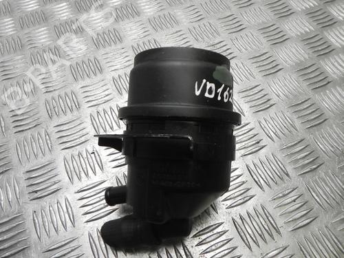 Used Power steering reservoir BMW 1 Coupe (E82) 135 i (306 hp) 28913892