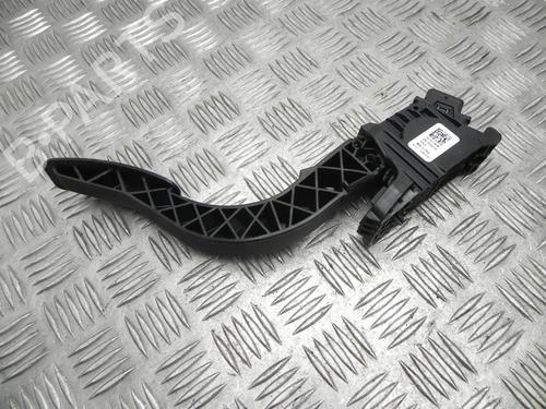 Pedal TESLA MODEL Y (5YJY) Long Range All-wheel Drive | BP37544656I4 - Image 2