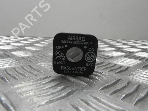 Used Switch TOYOTA YARIS (_P13_) 1.3 (NSP130_, NSP130) (95 hp) 28911296