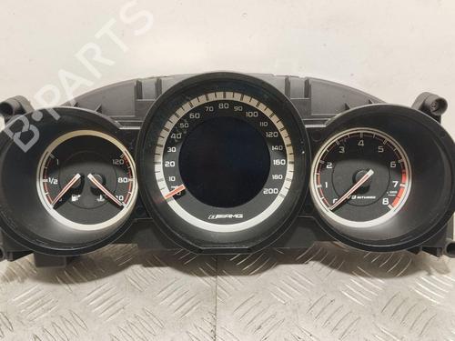 Compteur de vitesse MERCEDES-BENZ CLS (C218) CLS 63 AMG 4-matic (218.376) (585 hp) 28916292