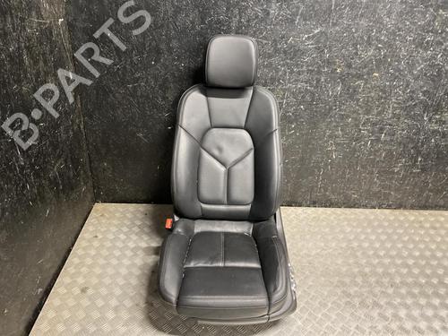 left-front-seat-porsche-macan-95b-2014-37569338 main image