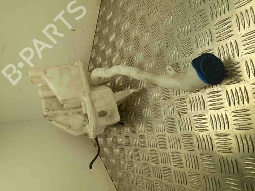 Used Windscreen washer tank VOLVO XC60 I SUV (156) D3 / D4 (163 hp) 28935000