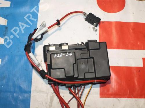 Used Fuse box VOLVO S60 II (134) D3 (150 hp) 28948510