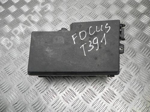 Used Fuse box Fuse box 37581372 37581372