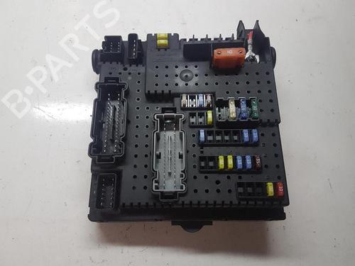 Used Fuse box Fuse box 38967799 38967799